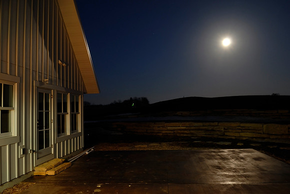 Moonrise over Vitt Hus
